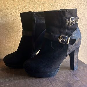 Kadi Maya black double buckle ankle boots!